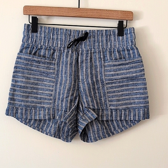 Athleta Pants - Athleta Womens 0 Pull On Shorts Blue Striped Linen Casual Preppy Vacation